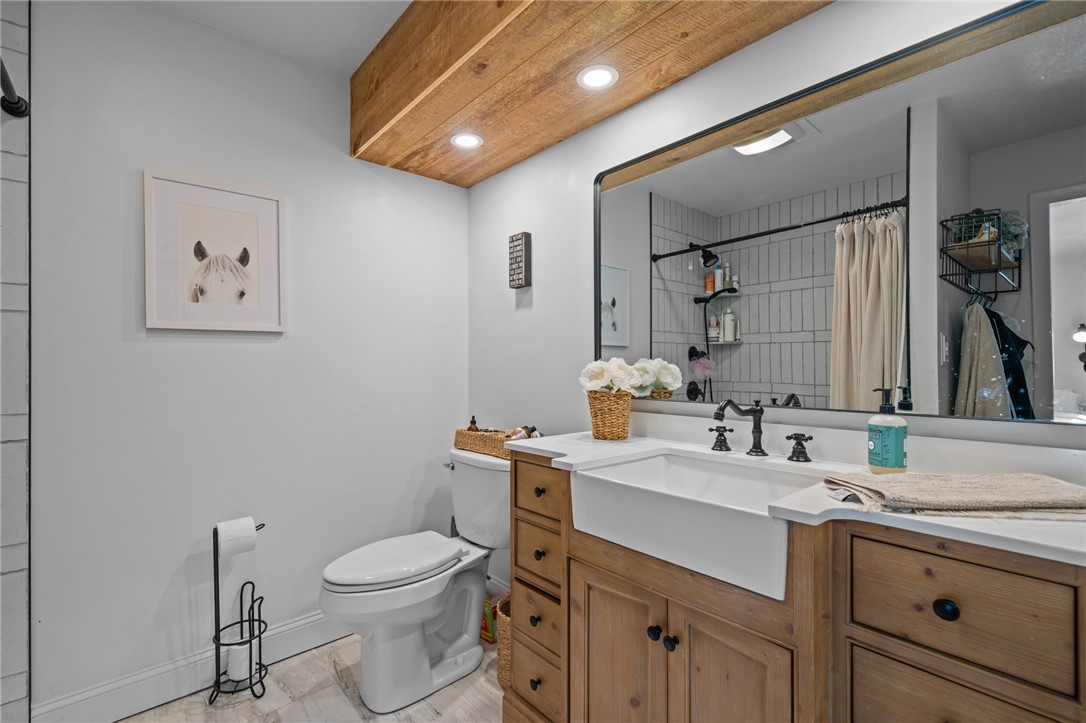 33 Slavin Path Glocester, RI 02814 - Photo 18 of 37