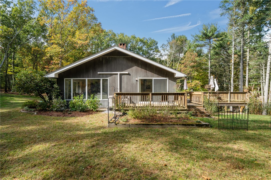 33 Slavin Path Glocester, RI 02814 - Photo 32 of 37