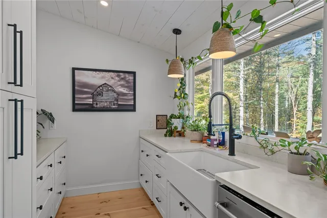 $660,000 | 33 Slavin Path, Glocester, RI 02814