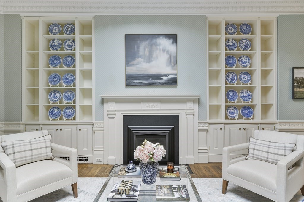 31 Chestnut Street Boston, MA 02108 - Photo 12 of 29 a living room with furniture and a fireplace