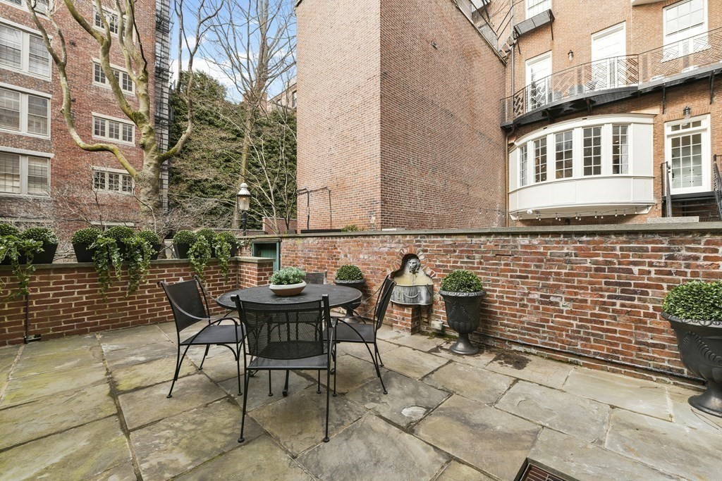 31 Chestnut Street Boston, MA 02108 - Photo 14 of 29