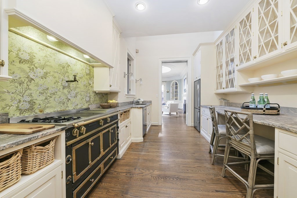 31 Chestnut Street Boston, MA 02108 - Photo 16 of 29