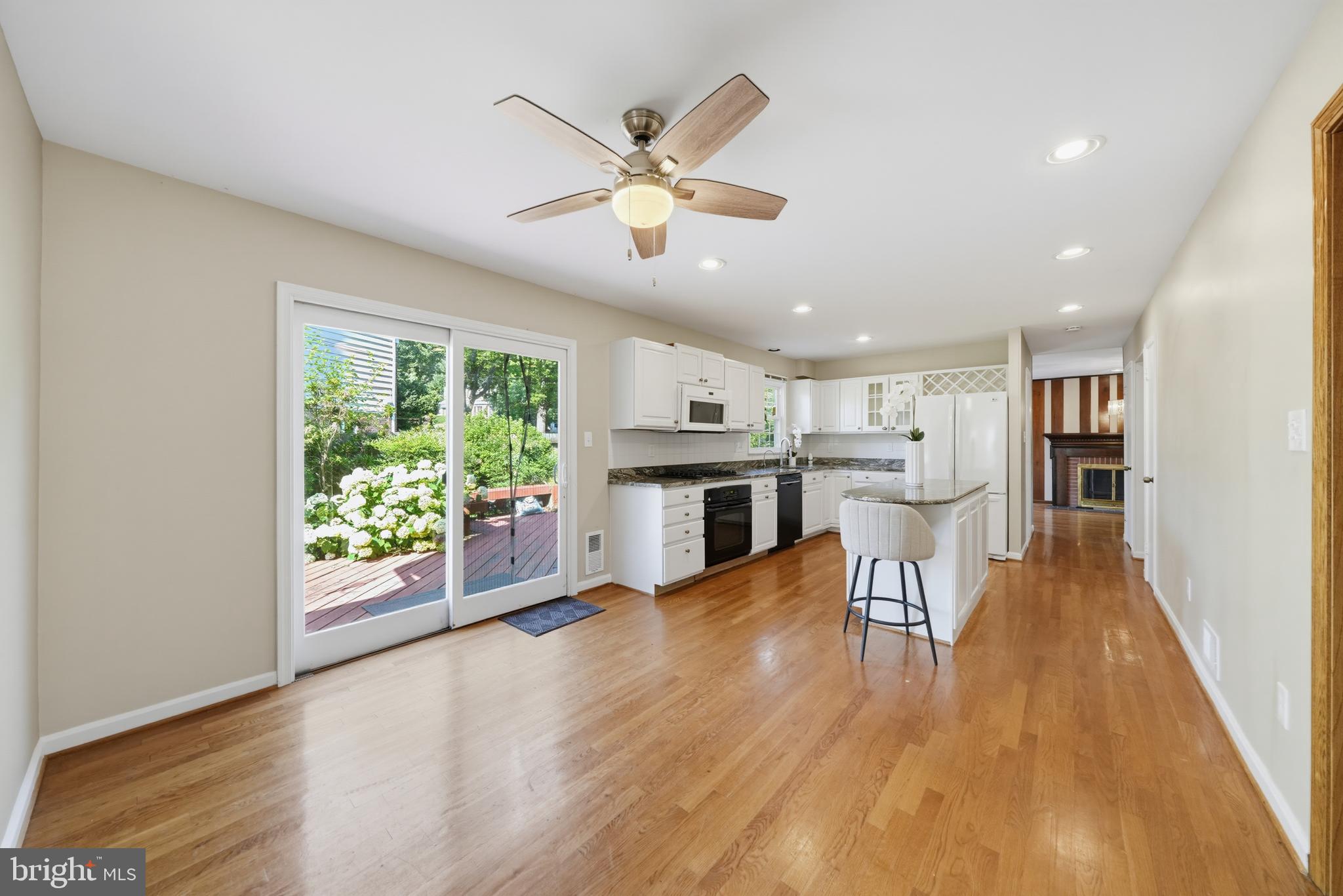 16818 Briardale Road Rockville, MD 20855 - Photo 15 of 45