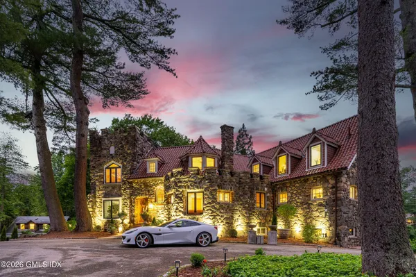 $8,995,000 | 546 Lake Avenue, Greenwich, CT 06830