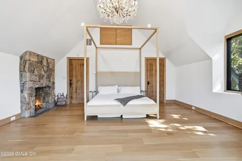 $8,995,000 | 546 Lake Avenue, Greenwich, CT 06830