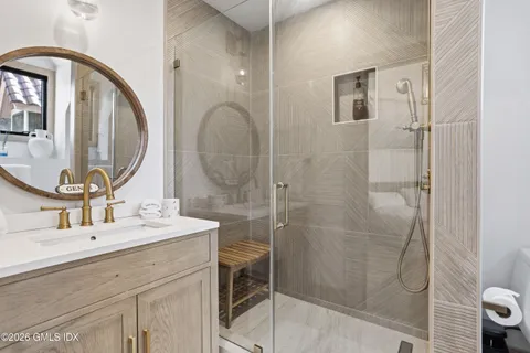 $8,995,000 | 546 Lake Avenue, Greenwich, CT 06830