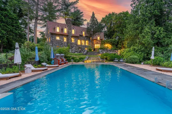 $8,995,000 | 546 Lake Avenue, Greenwich, CT 06830