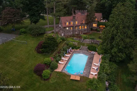 $8,995,000 | 546 Lake Avenue, Greenwich, CT 06830
