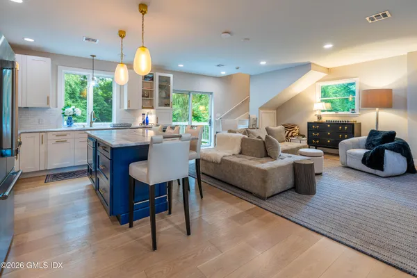 $8,995,000 | 546 Lake Avenue, Greenwich, CT 06830