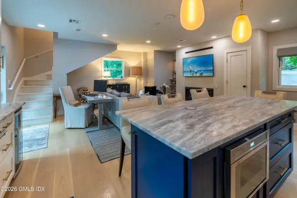 $8,995,000 | 546 Lake Avenue, Greenwich, CT 06830