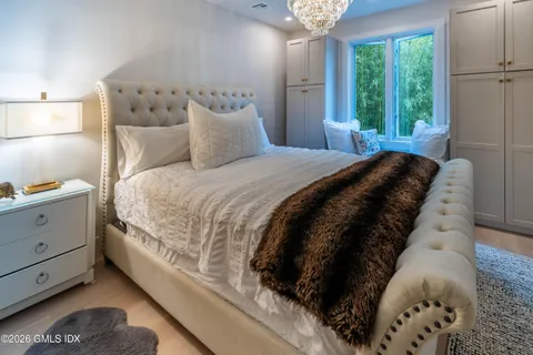 $8,995,000 | 546 Lake Avenue, Greenwich, CT 06830