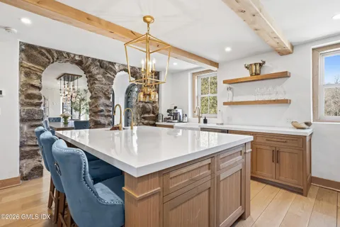 $8,995,000 | 546 Lake Avenue, Greenwich, CT 06830