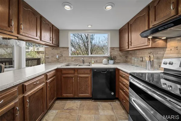 $369,900 | 643 Nanceen Court, Ballwin, MO 63021
