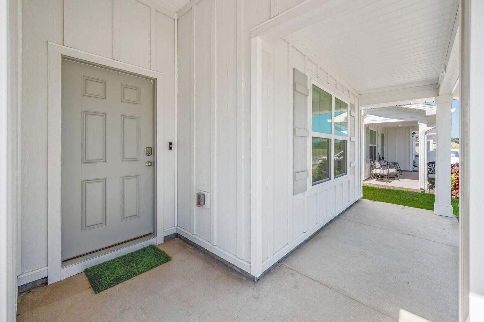 103 Riverwalk Circle Freeport, FL 32439 - Photo 4 of 34 a view of an entryway with livingroom