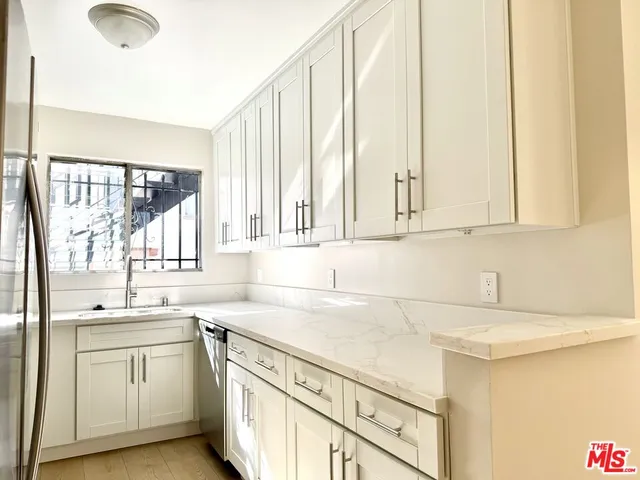 $2,395 | 925 South Holt Avenue, Unit 2, Los Angeles, CA 90035