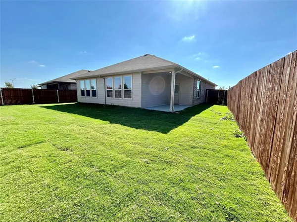 $2,600 | 16012 Bronte Lane, Fort Worth, TX 76247