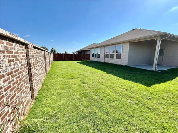 $2,600 | 16012 Bronte Lane, Fort Worth, TX 76247