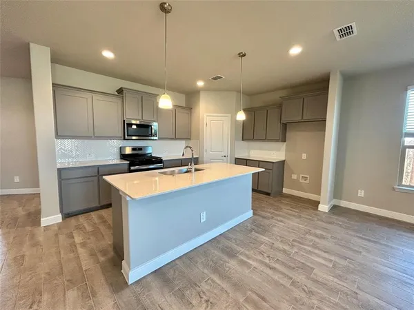 $2,600 | 16012 Bronte Lane, Fort Worth, TX 76247