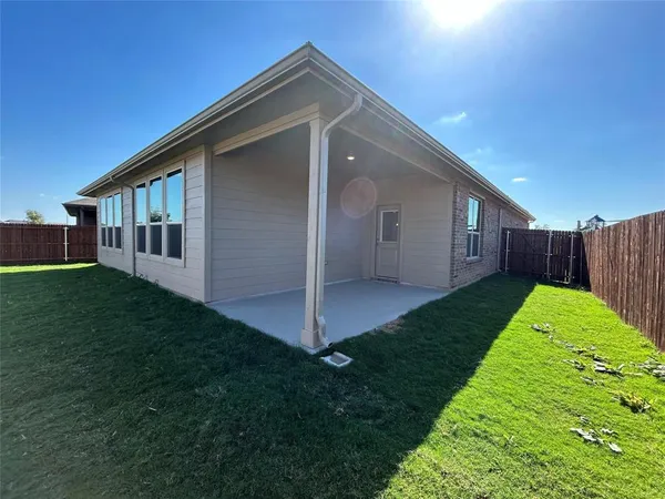 $2,600 | 16012 Bronte Lane, Fort Worth, TX 76247