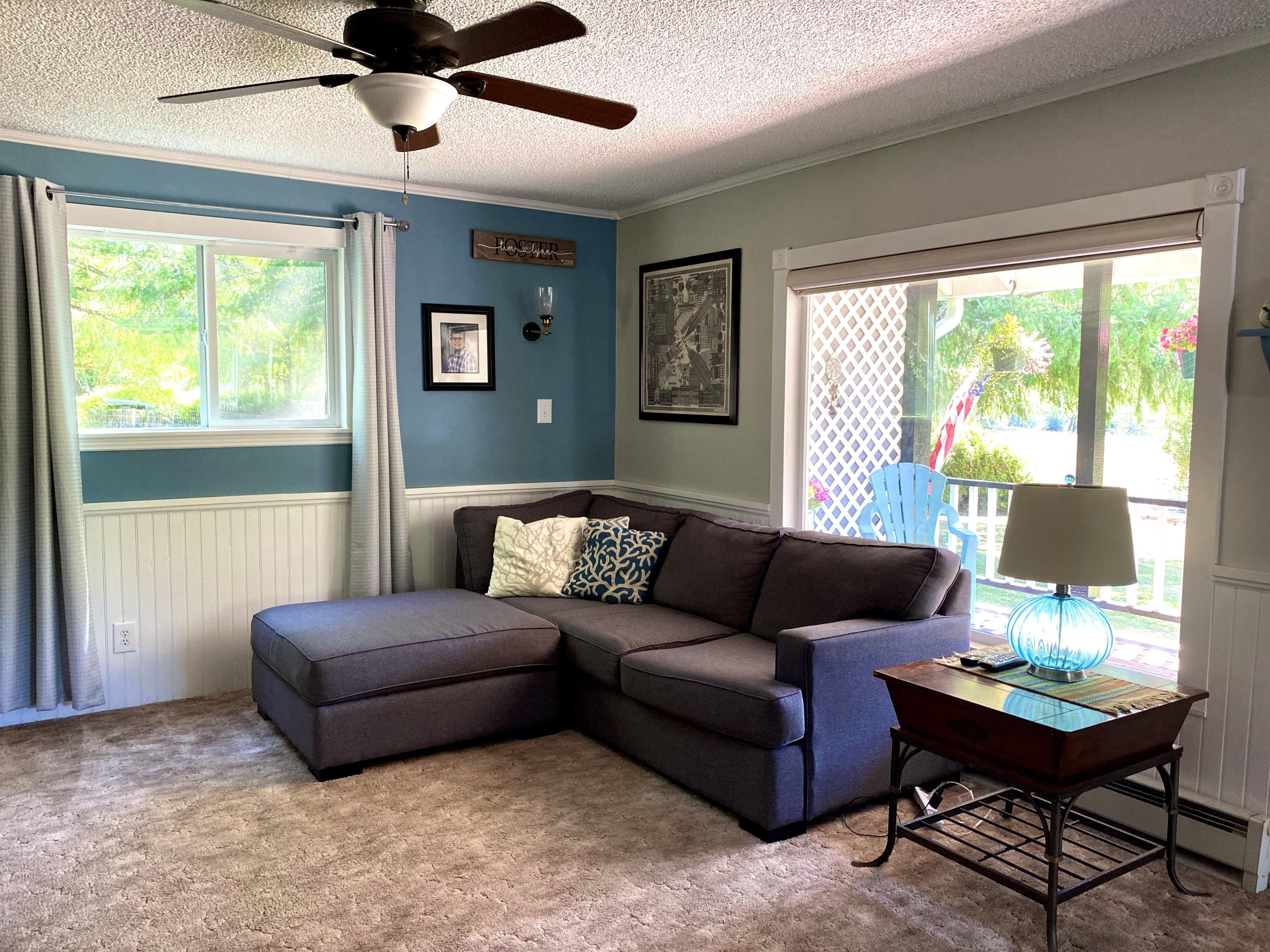 33985 Highway 22 Hebo, OR 97122 - Photo 6 of 40 Living Area
