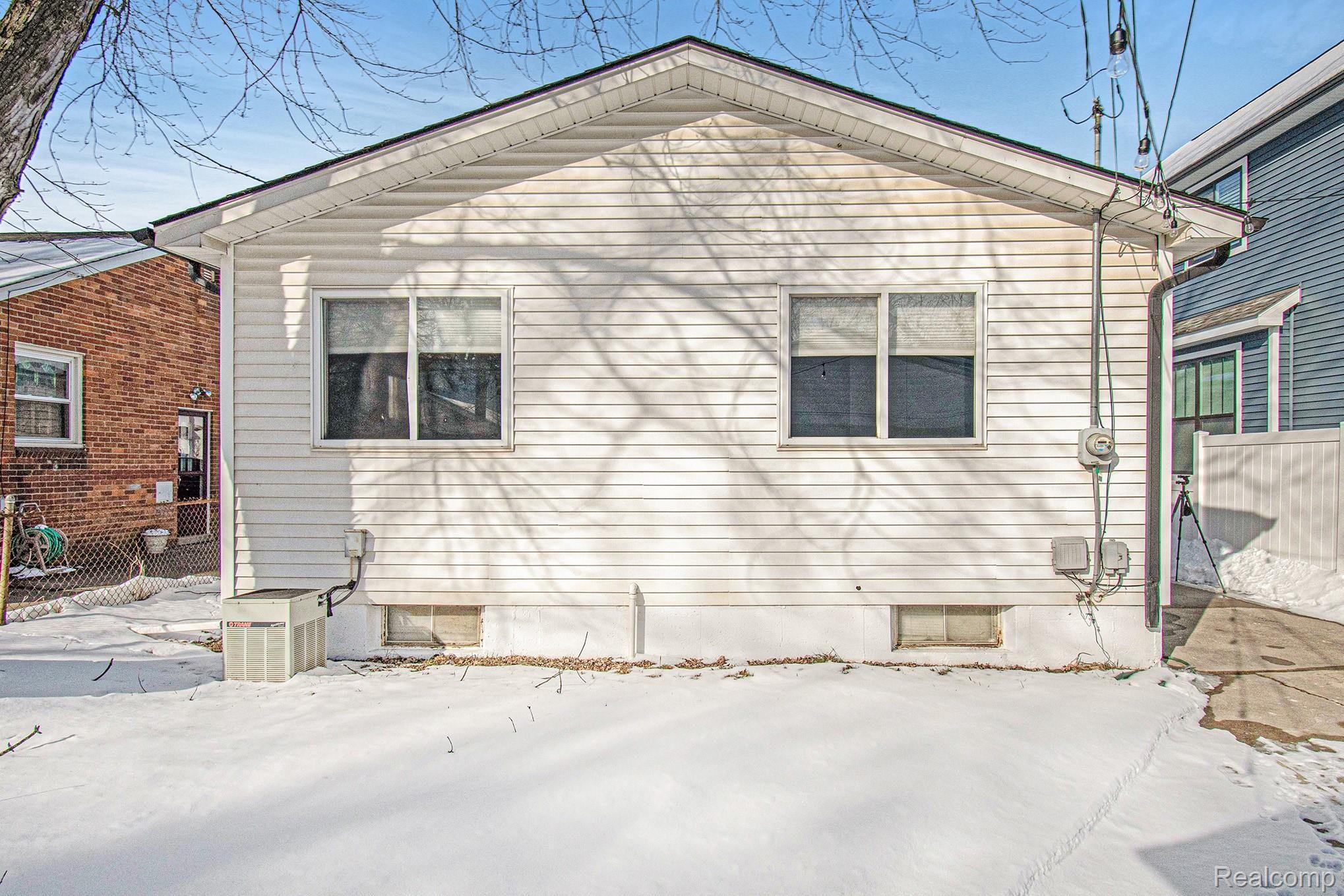 1273 Princeton Road Berkley, MI 48072 - Photo 28 of 35 210211 Floare 1273 Princeton_42.jpg