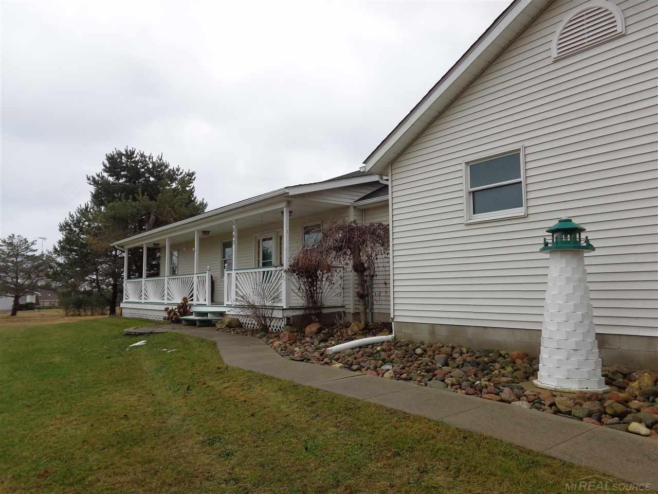 6640 County Farm Road Croswell, MI 48422 - Photo 31 of 35 31339534-30.JPG