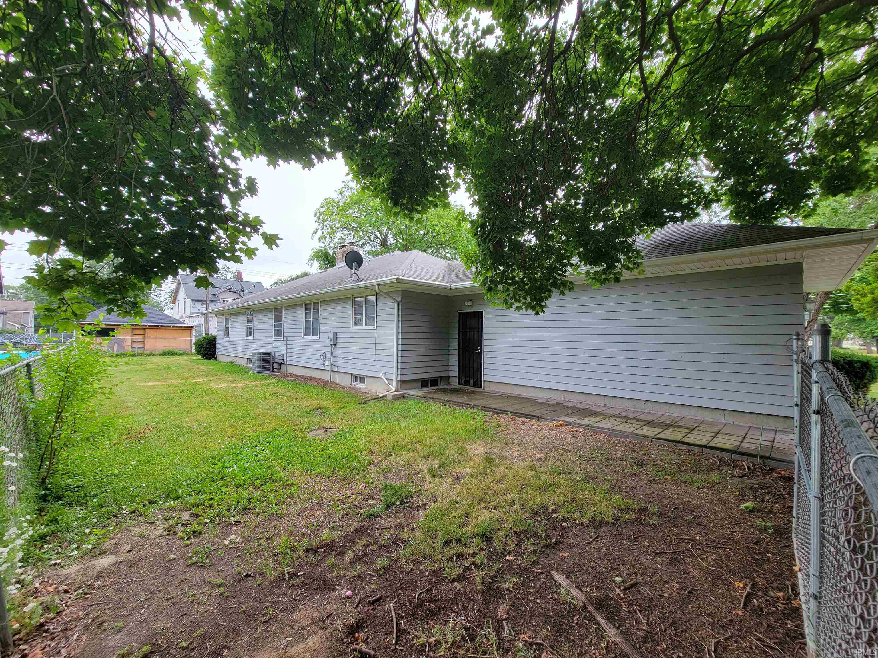 107 West Liberty Street Butler, IN 46721 - Photo 5 of 40