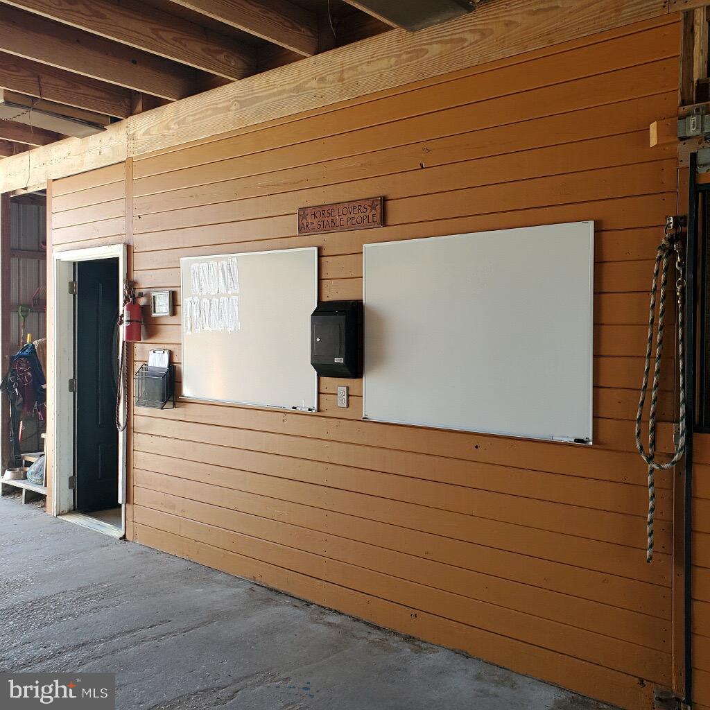 31191 Johnson Road Salisbury, MD 21804 - Photo 35 of 97 a view of a entryway