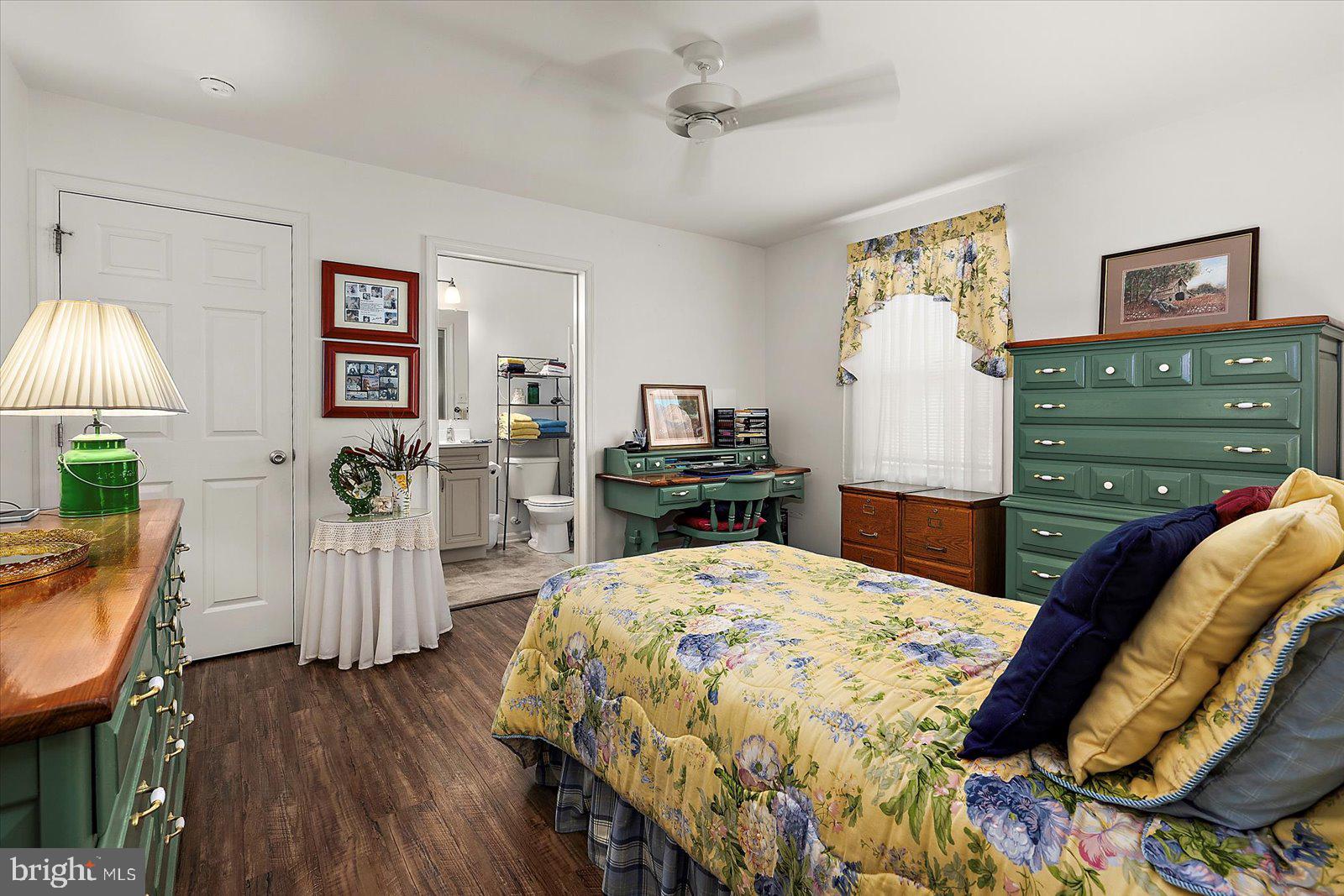 31191 Johnson Road Salisbury, MD 21804 - Photo 57 of 97 Bedroom with ensuite