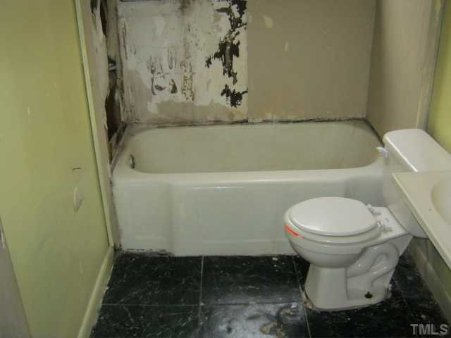 1101 Holmes Street Raleigh, NC 27601 - Photo 4 of 6 Bathroom