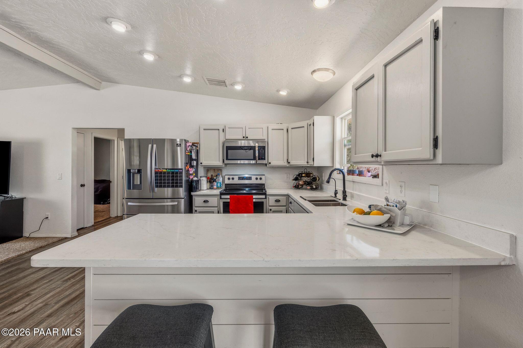 3262 North Victor Road Prescott Valley, AZ 86314 - Photo 8 of 39 037-Kitchen