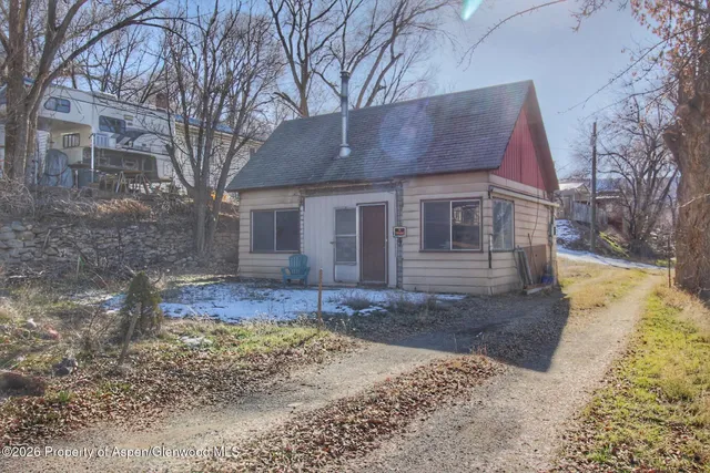 $150,000 | 327 East 3rd Street, Rifle, CO 81650