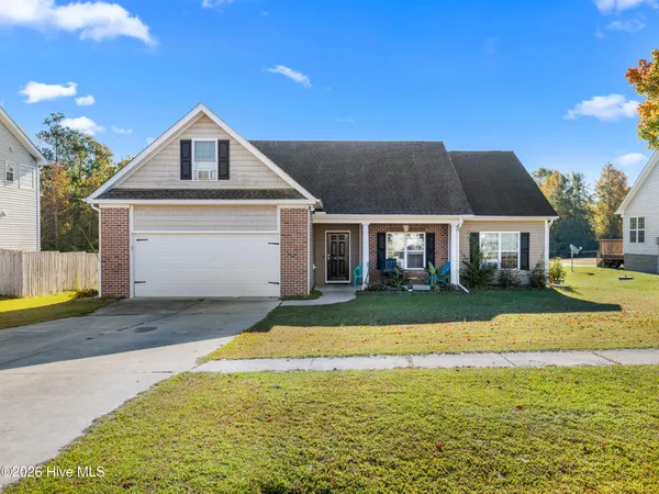 $289,900 | 220 Emerald Ridge Road, Jacksonville, NC 28546