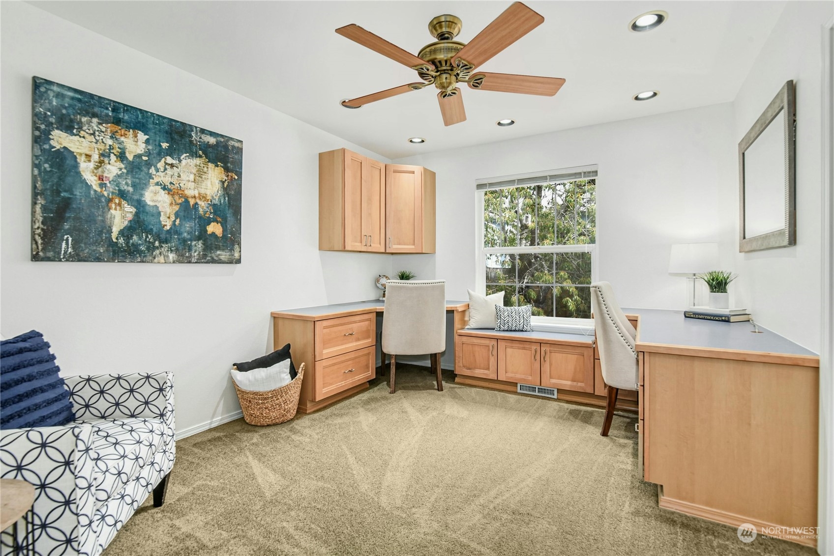 1310 North 41st Street, Unit B Seattle, WA 98103 - Photo 26 of 40 a living room with furniture and a window
