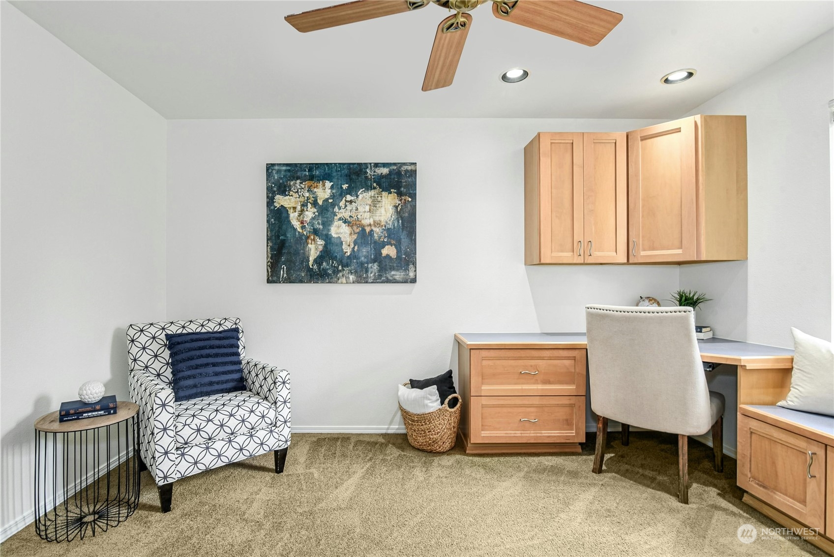 1310 North 41st Street, Unit B Seattle, WA 98103 - Photo 27 of 40 a room with furniture and a window