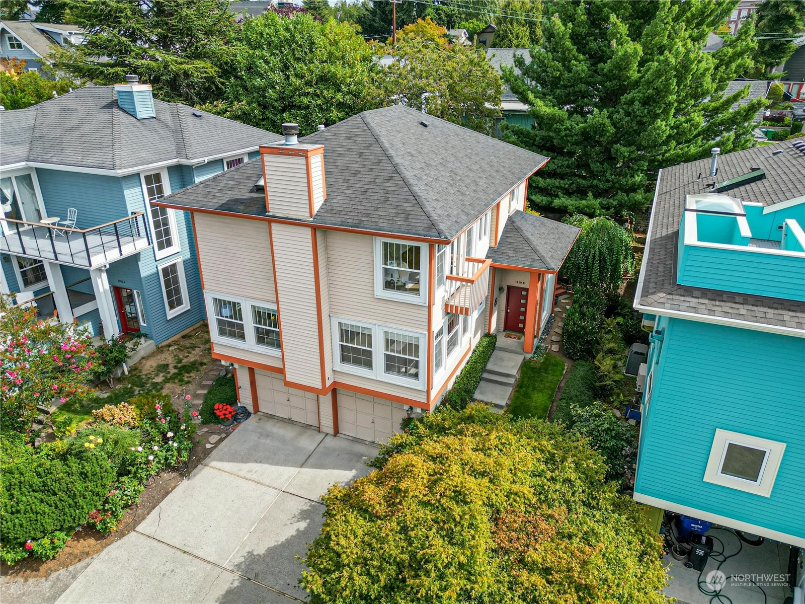 1310 North 41st Street, Unit B Seattle, WA 98103 - Photo 34 of 40 front view of a house with a yard