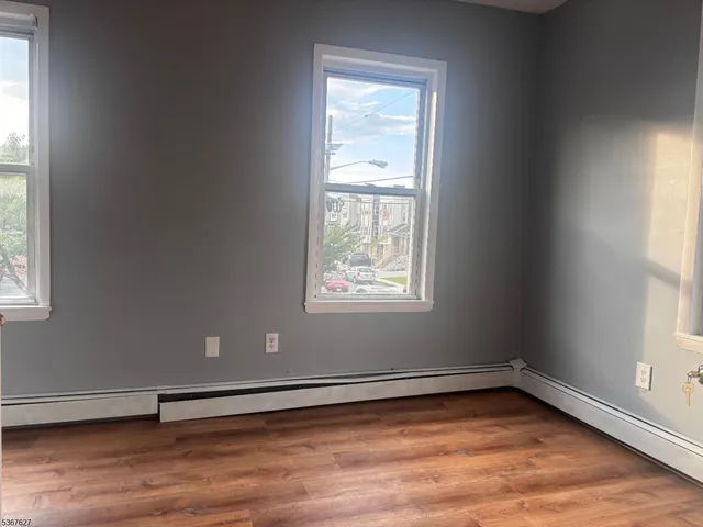 $2,195 | 95 1st Street, Elizabeth Port, NJ 07206