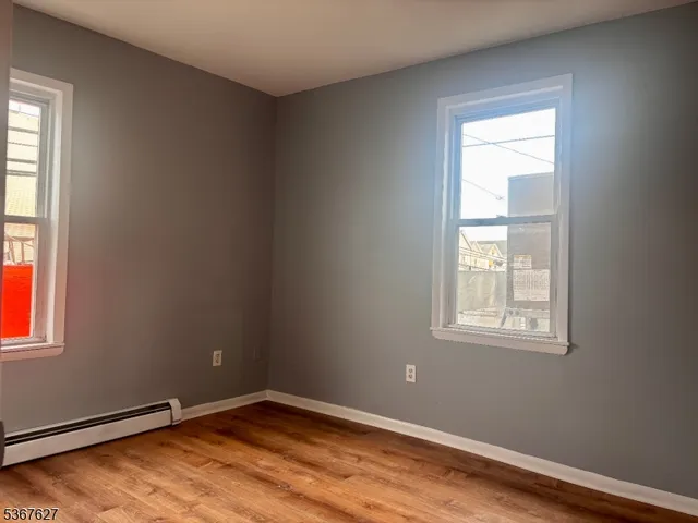 $2,195 | 95 1st Street, Elizabeth Port, NJ 07206