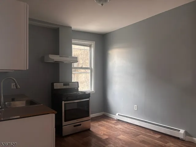 $2,195 | 95 1st Street, Elizabeth Port, NJ 07206