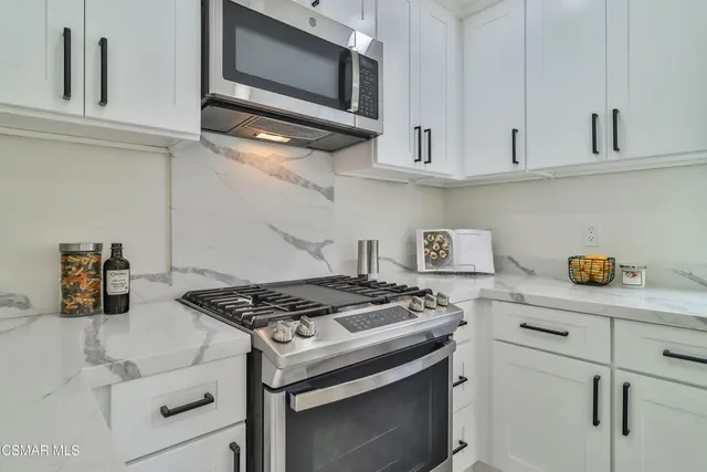 $598,000 | 2711 Stearns Street, Unit 4, Simi Valley, CA 93063