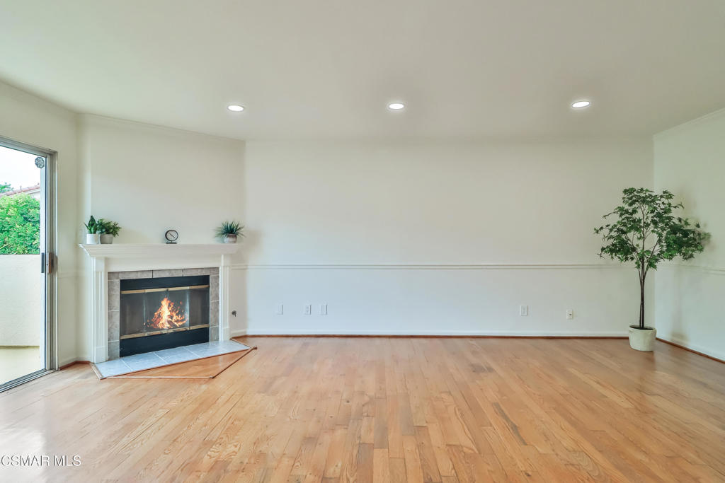 2711 Stearns Street, Unit 4 Simi Valley, CA 93063 - Photo 5 of 22