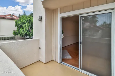 $598,000 | 2711 Stearns Street, Unit 4, Simi Valley, CA 93063