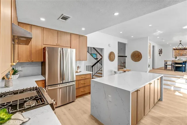 $1,999,000 | 27064 Esward Drive, Calabasas, CA 91301