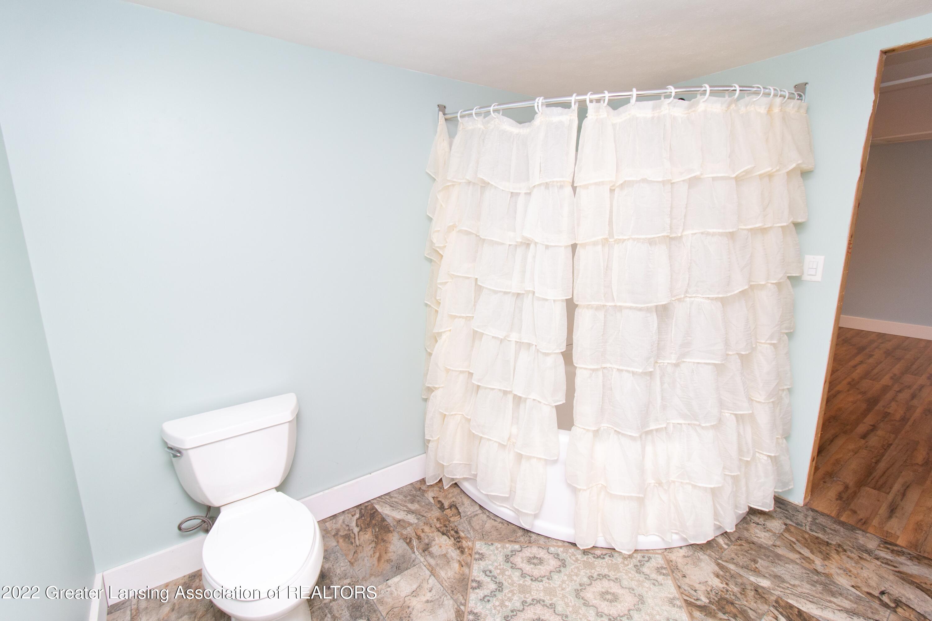 3307 North Dewitt Road St. Johns, MI 48879 - Photo 24 of 40 24- Primary Bathroom