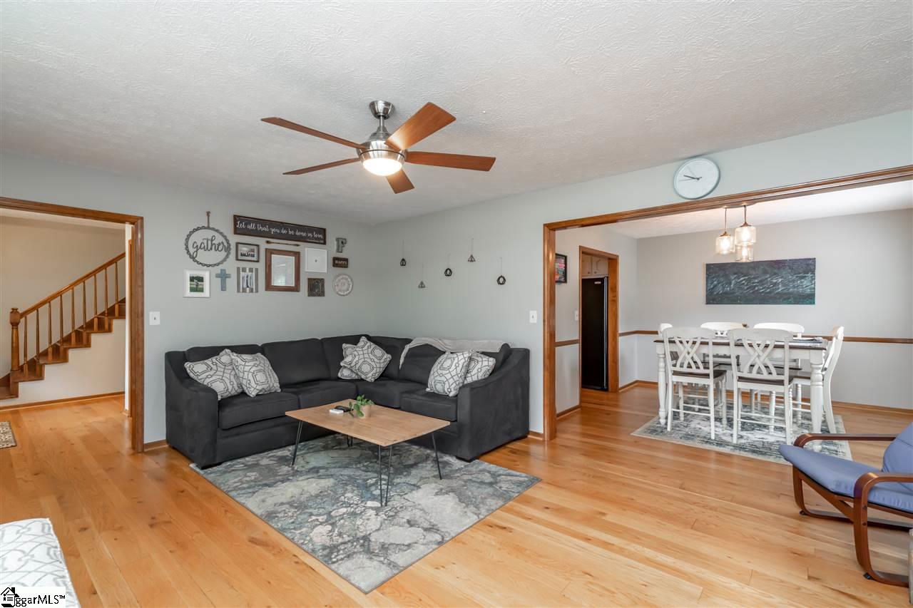 21 Meredith Lane Greenville, SC 29607 - Photo 7 of 20 Gallery Image 7