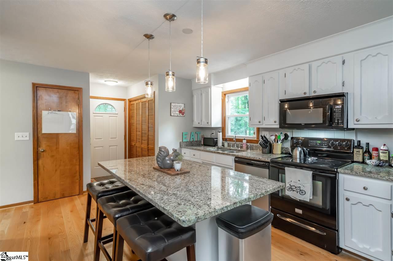 21 Meredith Lane Greenville, SC 29607 - Photo 8 of 20 Gallery Image 8