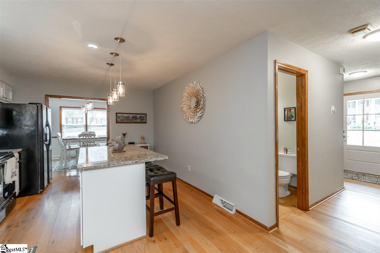 21 Meredith Lane Greenville, SC 29607 - Photo 9 of 20 Gallery Image 9