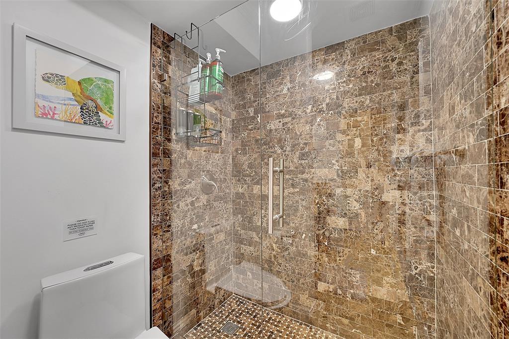 1080 Southeast 9th Avenue Pompano Beach, FL 33060 - Photo 26 of 53 a bathroom with a shower