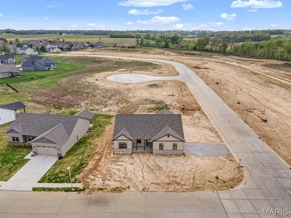 $449,500 | 951 Forbs Drive, Waterloo, IL 62298
