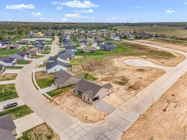$449,500 | 951 Forbs Drive, Waterloo, IL 62298